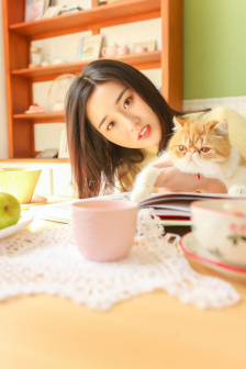 男生摸女生下边女生痛